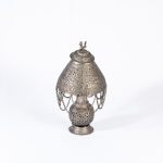 Radiant Steel: Modern Metal Table Lamp for Contemporary Living