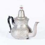 Enchanting Moroccan Teapots: Tradition and Elegance